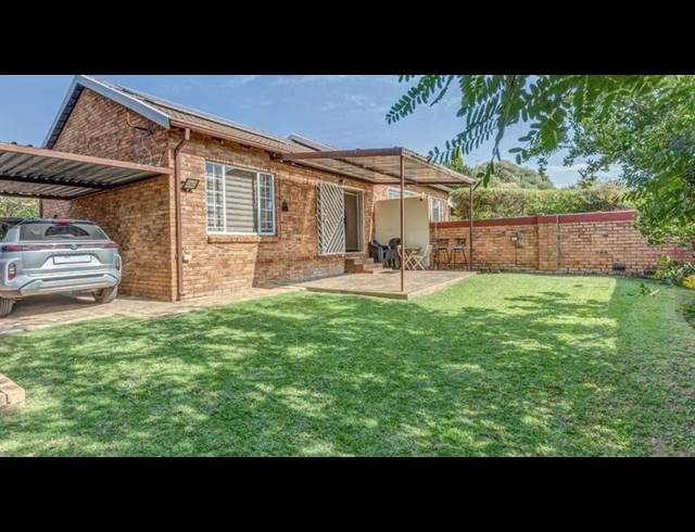 2 BEDROOM TOWNHOUSE FOR SALE IN HONEYDEW